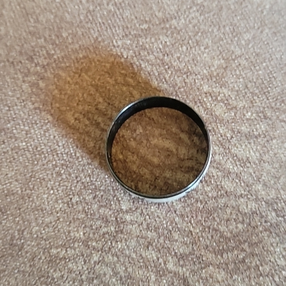 3/$30 Metal Black Silver Ganja Leaf Band Ring - Picture 4 of 5